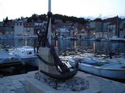 Villa Anna Milna  Buitenkant foto